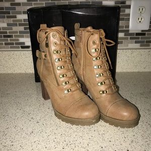 💫NIB Guess by Guess Granger Boots💫